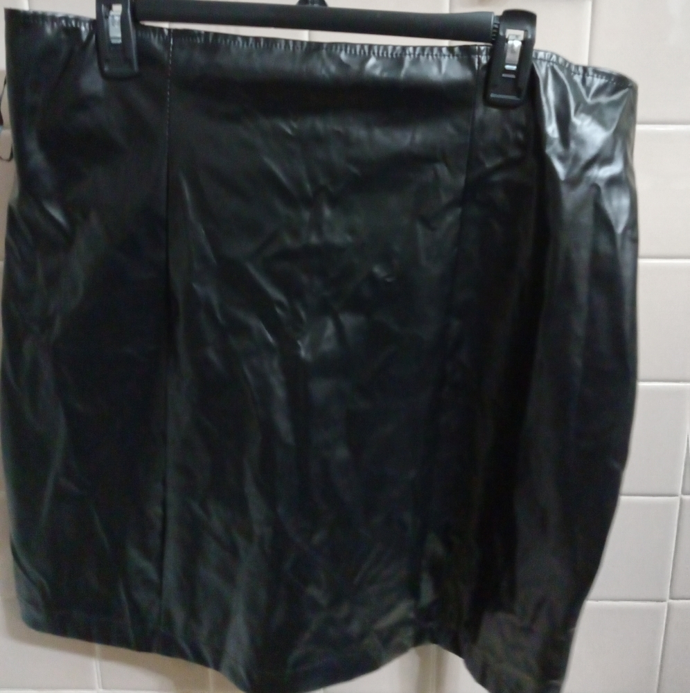 NWT faux leather skirt